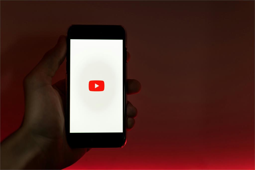 YouTube將針對AI影片展開打擊。圖／翻攝自pexels