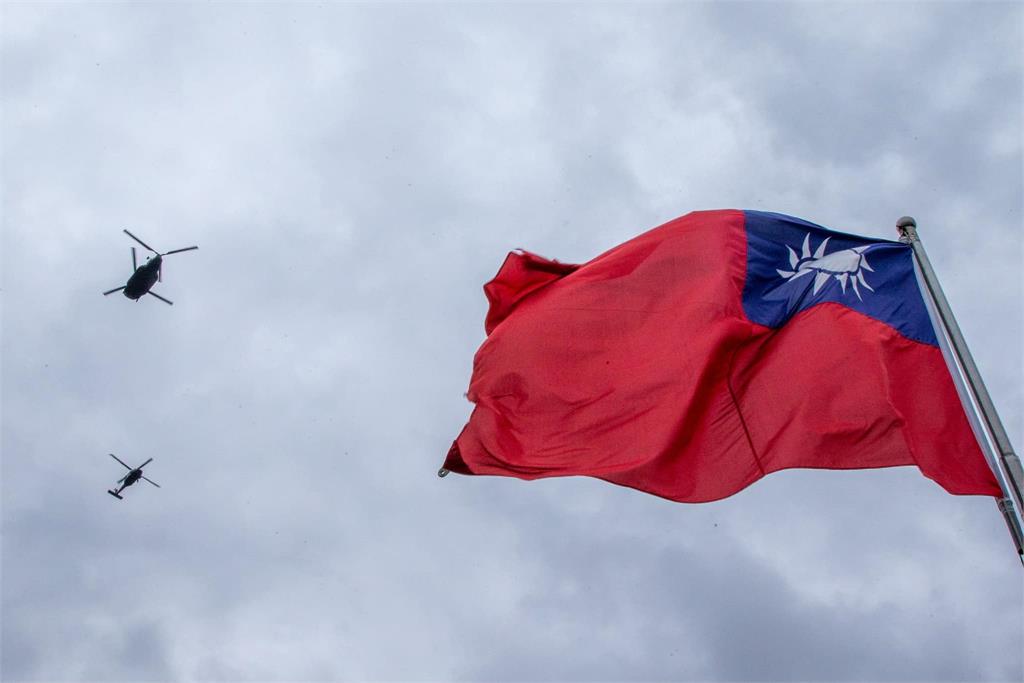 中共將在台灣周邊進行海空軍演，我國防部表示，備戰不求戰、應戰不避戰。圖／翻攝自國防部臉書