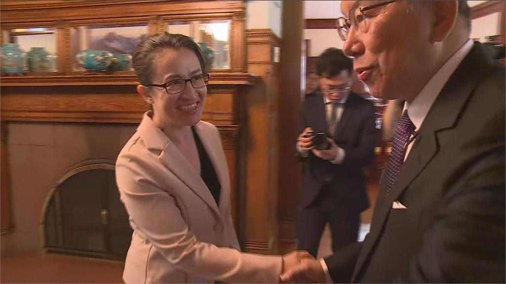 民眾黨主席柯文哲與駐美代表蕭美琴會面。圖／台視新聞