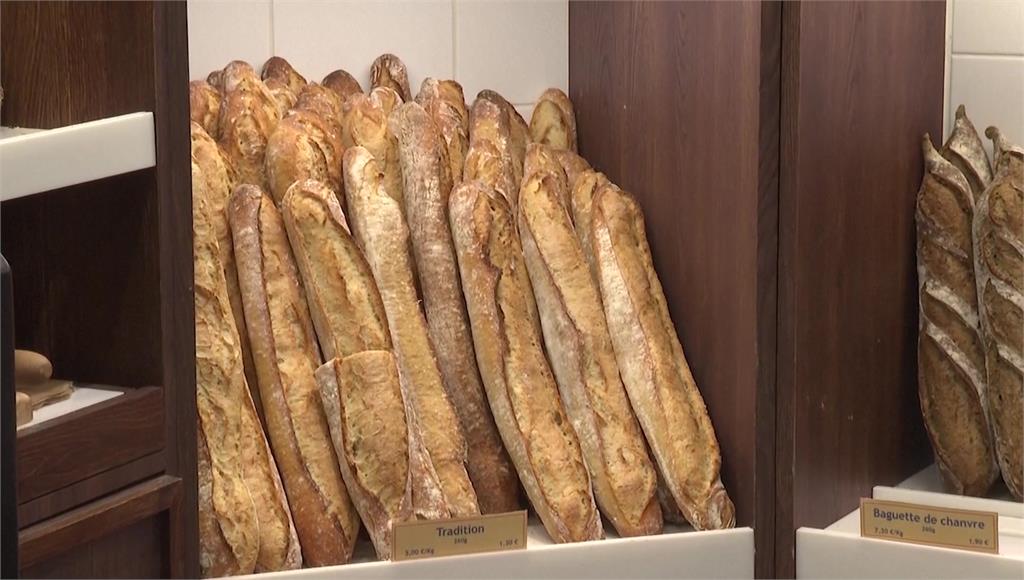 法國「長棍麵包」列入世界非物質文化遺產名單。圖／美聯社、路透社