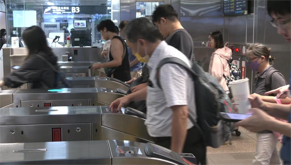 連假擠高鐵掀民怨 律師：不能把旅客「體諒」當疏運計畫