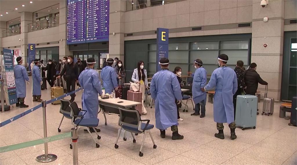 逃跑的確診中國旅客在首爾落網。圖／美聯社、路透社（資料畫面）