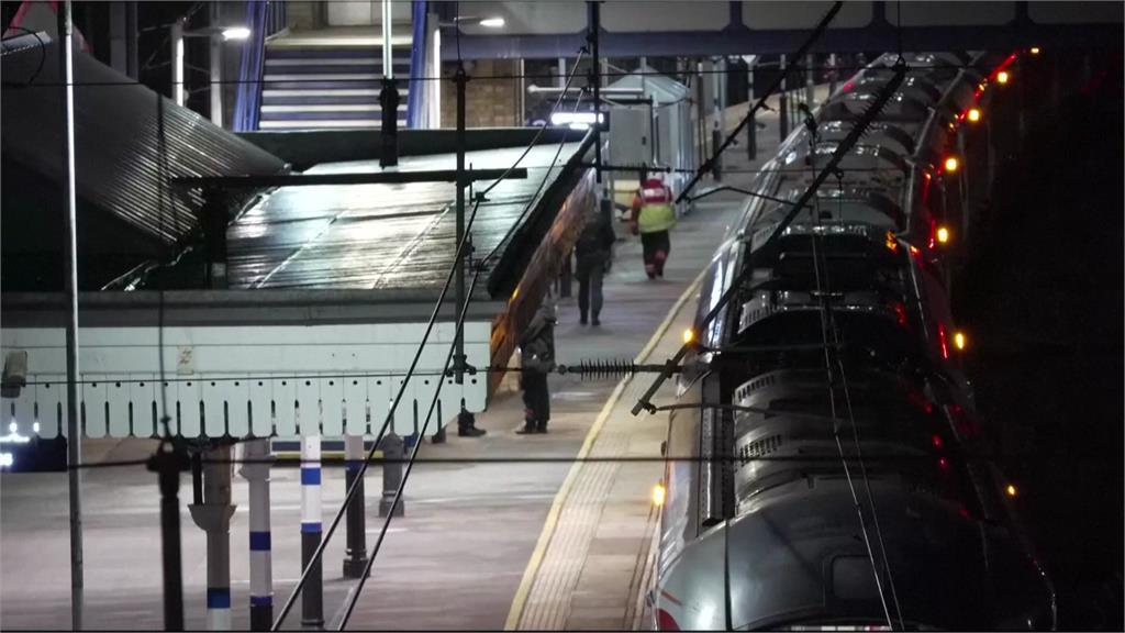 英國火車兩暴徒隨機亂砍案仍有2人命危 警方初判非恐怖攻擊
