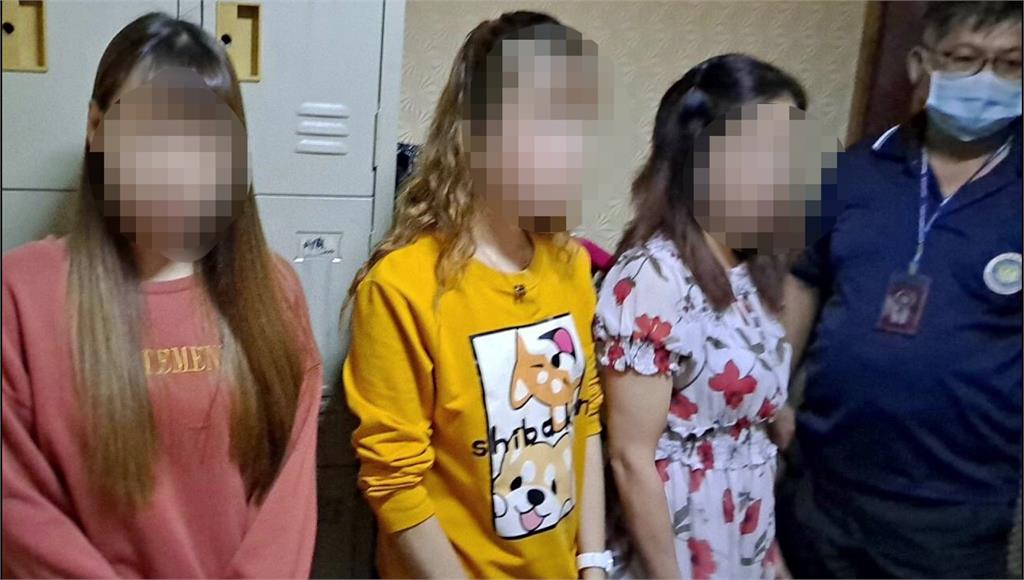 3名越南女子藏匿在小吃部密室中。圖：台視新聞