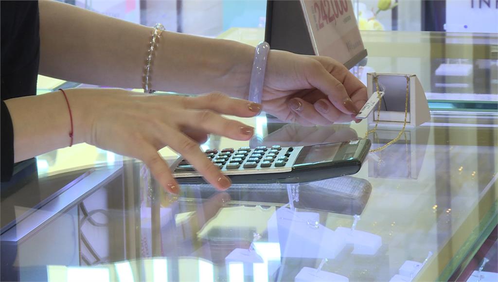 迎金馬試手氣！百貨福袋祭汽車、機票等好禮 盼為新年檔挹注動能