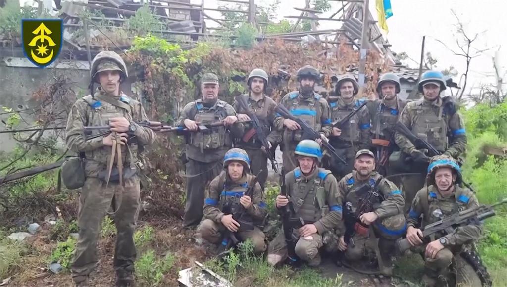 烏克蘭反攻再傳捷報，收復東南部被俄軍占據的聚落。圖／路透社