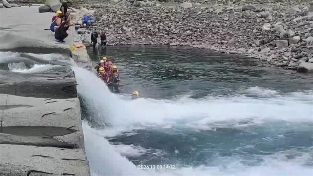 屏東來義大橋旁13歲男童戲水失蹤 警消出動搜救中