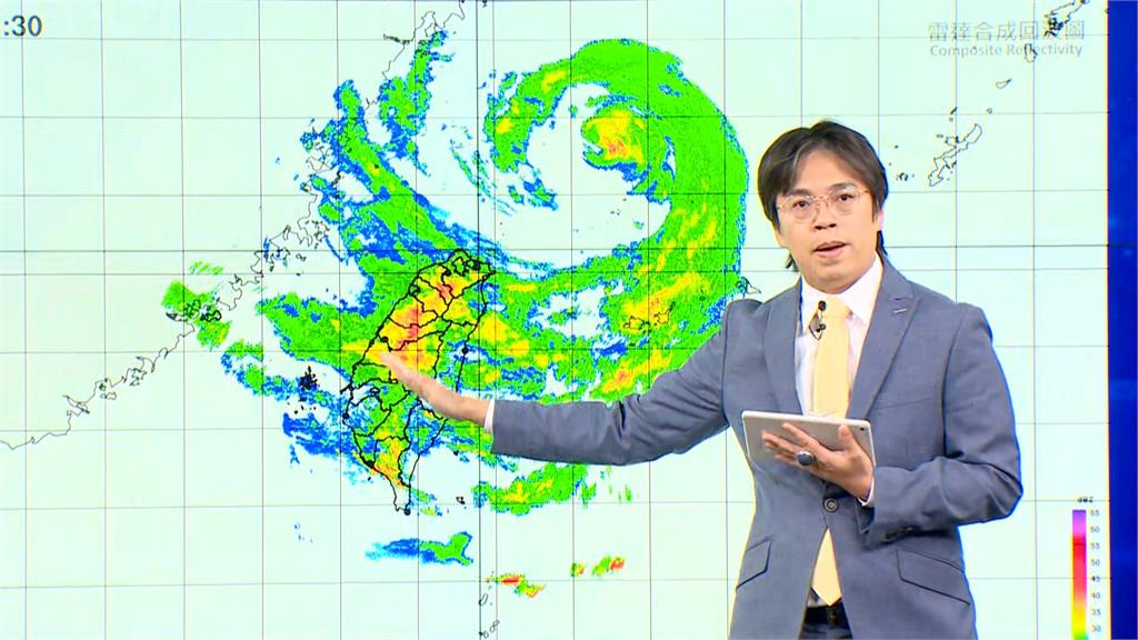 巴威籠罩全台雨彈狂炸　氣象署：最快明晨解除海陸警