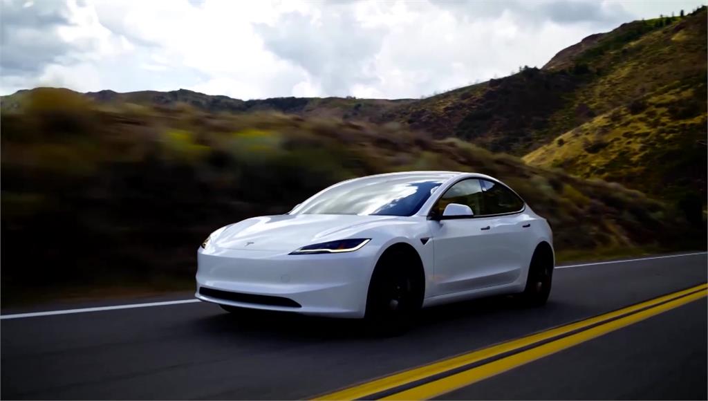 特斯拉熱銷車款 Model 3跟Model Y推出平價車型Standard。圖／路透社、CNN
