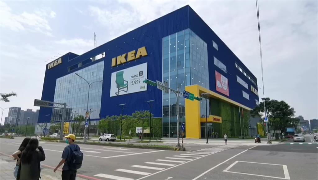 「IKEA」桃園店驚傳電梯故障，造成12名顧客受困其中。圖：台視新聞