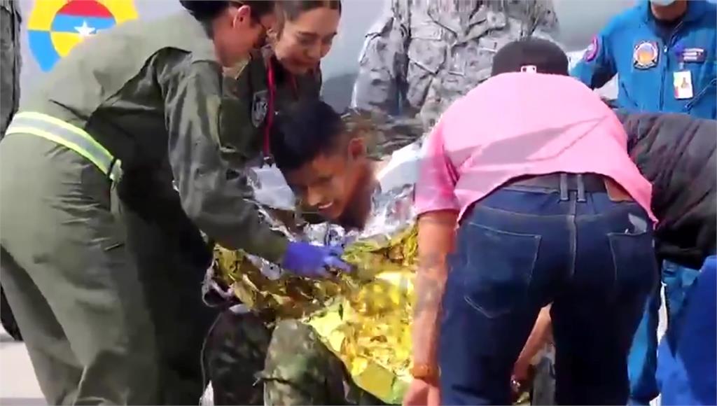 機上載著彈藥...哥倫比亞史上最嚴重空難 運輸機墜毀起火逾60死 