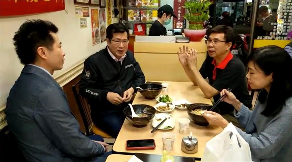 行政院發言人丁怡銘提到，今年台北市牛肉麵節冠軍是用萊牛一事惹議。圖：台視新聞