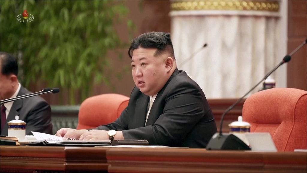 北韓領導人金正恩下令朝鮮人民軍加快戰爭準備。圖／美聯社、路透社