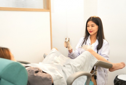 子宮頸抹片檢查出現發炎？ 醫師說很常見但「這3件事」你一定要做