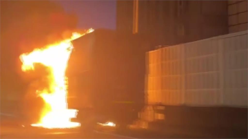 北市市民大道高架火燒車 下班時間一度塞爆