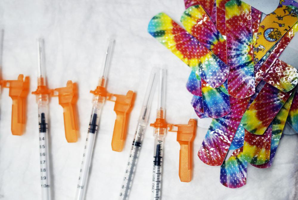 FDA：輝瑞5歲以下疫苗安全有效，美國最快下週啟動幼兒接種。示意圖／翻攝自AP Direct