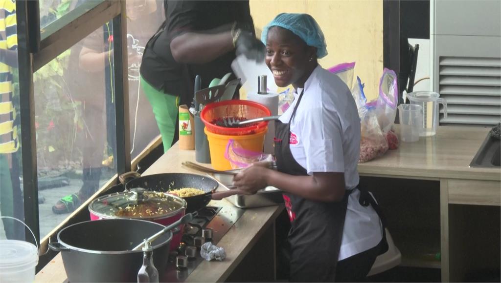 奈及利亞女廚師挑戰煮菜世界紀錄。圖／美聯社