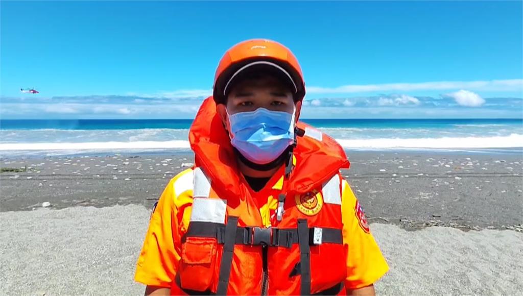 花蓮2學童海邊玩水遭浪捲，兩人都已尋獲，其中13歲男童送醫不治。圖／台視新聞
