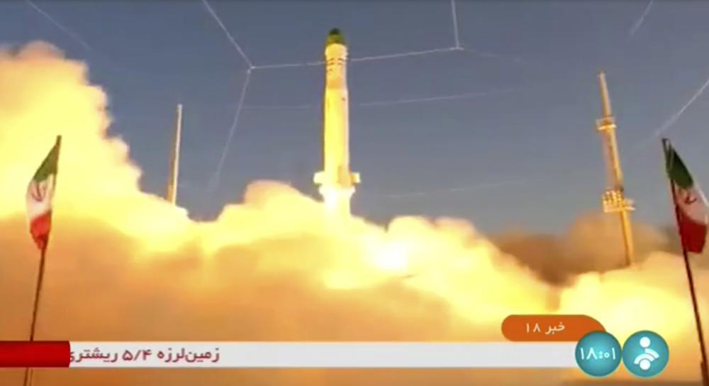 核協議重啟談判之際，伊朗官媒曝光「火箭發射」畫面。圖／翻攝自AP Direct