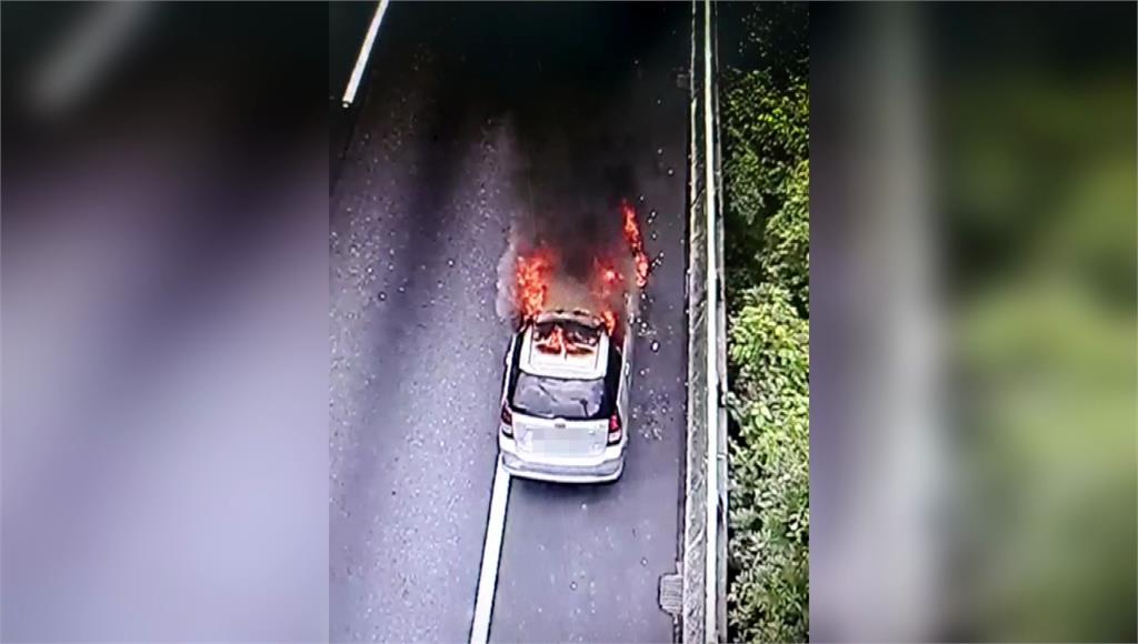 國5發生火燒車意外。圖／台視新聞