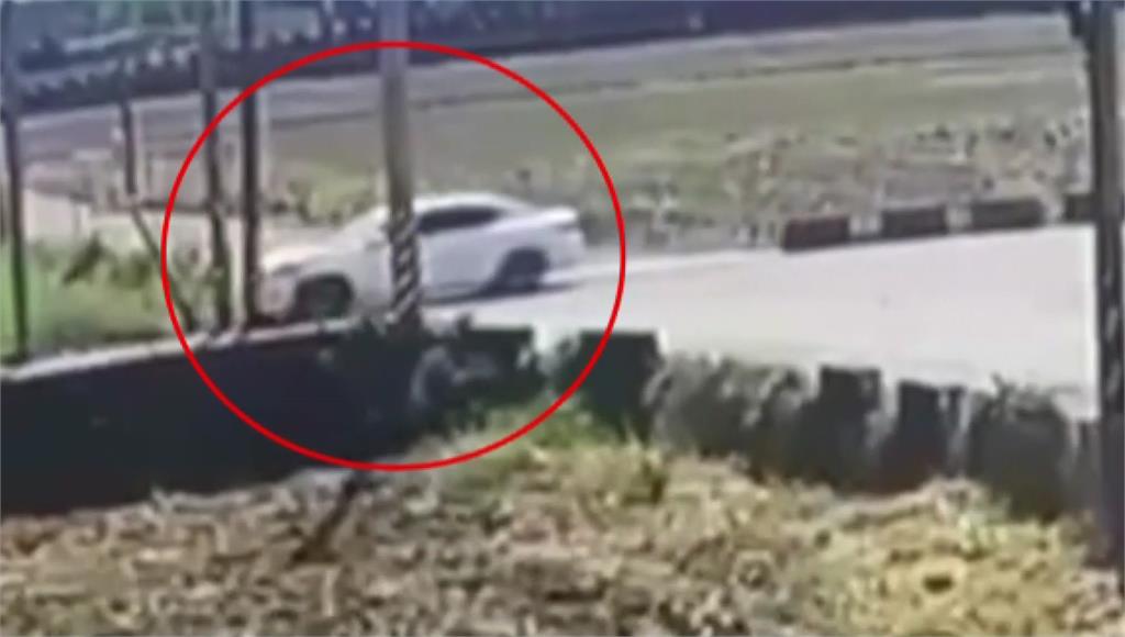 男談判無果射殺女友...開車伴屍31小時 自撞電線杆讓「命案曝光」