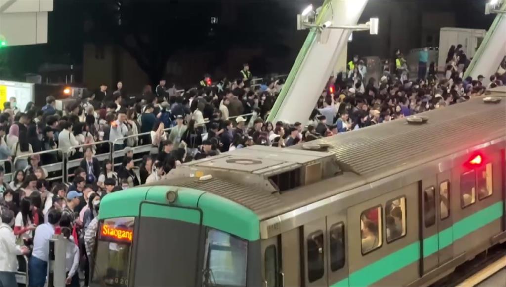 TWICE開唱ONCE擠爆港都！高捷班班爆滿 運量達35萬人次創今年最高