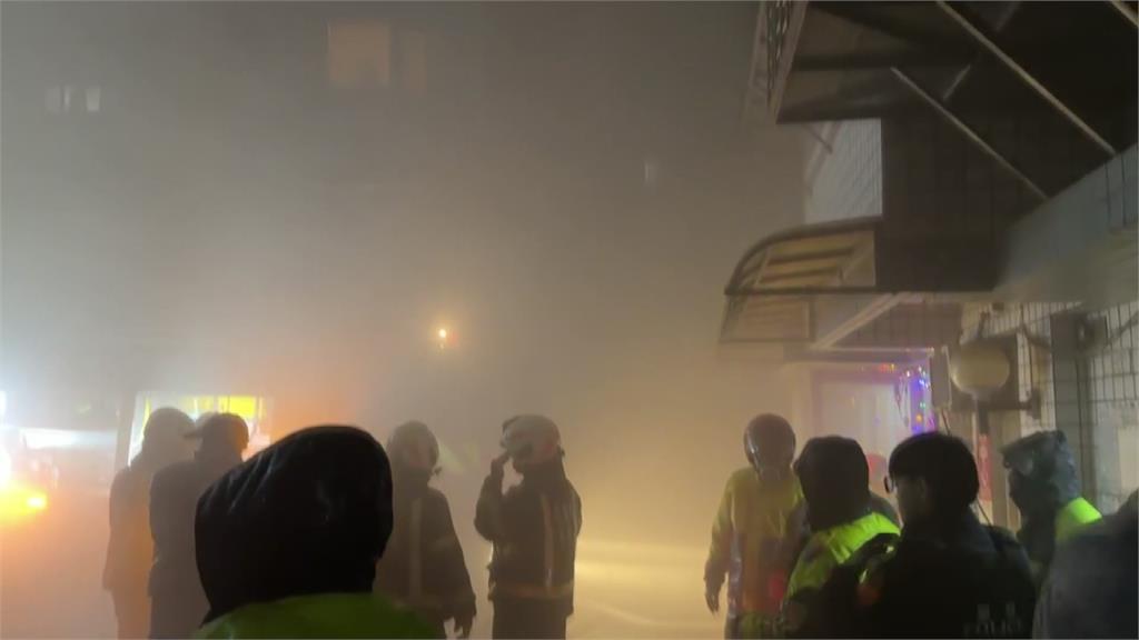 基隆社區大樓惡火釀2死4傷 疑玄關插座內部「電源實心線」短路釀禍