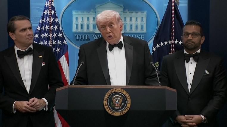 回憶晚宴槍響瞬間！川普以為托盤掉地上：幾乎沒時間思考