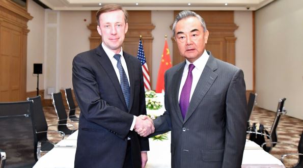 白宮國安顧問蘇利文以及中國外交部長王毅會晤。圖／中國外交部
