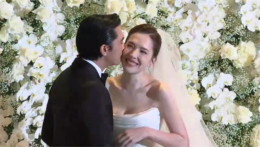 邱澤、許瑋甯婚宴伴手禮曝光！「特製小枕頭+雞尾酒」藏甜蜜巧思