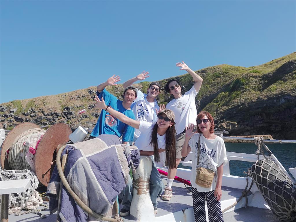 《嗨！營業中》登陸彭佳嶼挑戰極限 　姚元浩睡荒野怒嗆「飯裡加料」