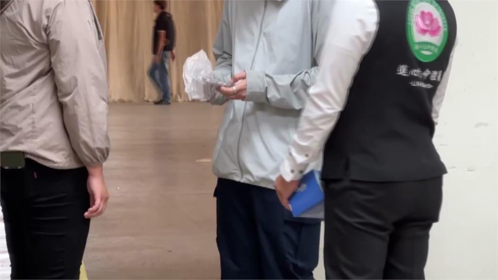 台南28歲女警遭輾斃身亡 員警男友哀痛趕抵殯儀館