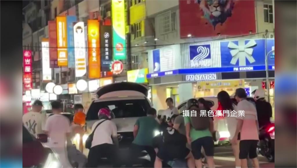 最美風景是人！逢甲13歲男遭壓車底　20人合力抬車搶救