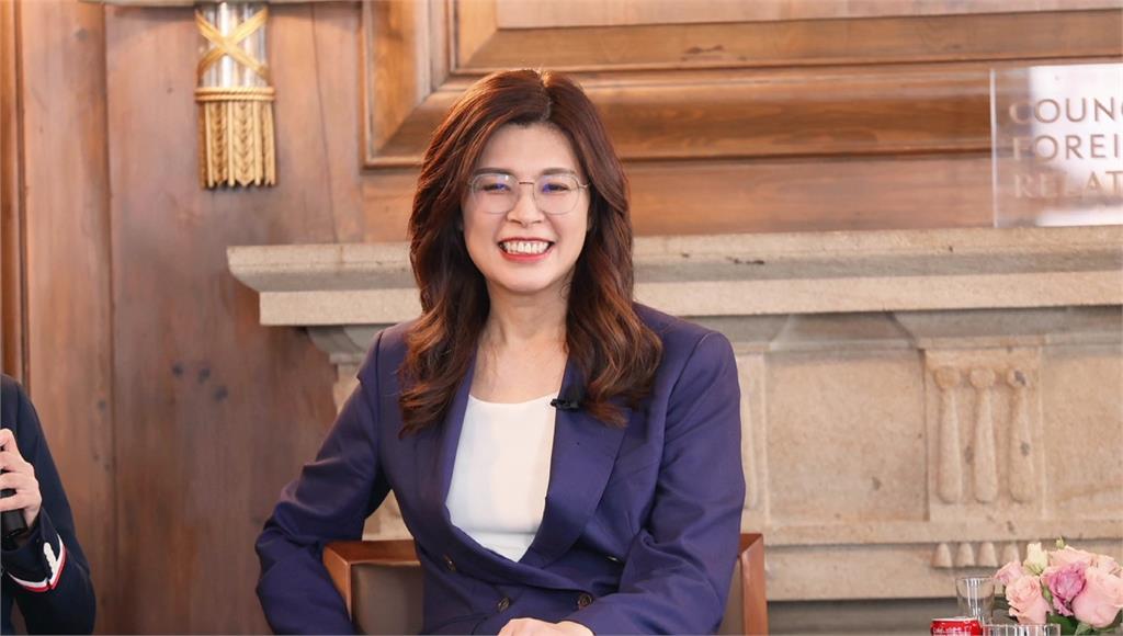 鄭麗文訪美會談中國黑幫疑現身圍場？梁文傑：僑界遭中共滲透