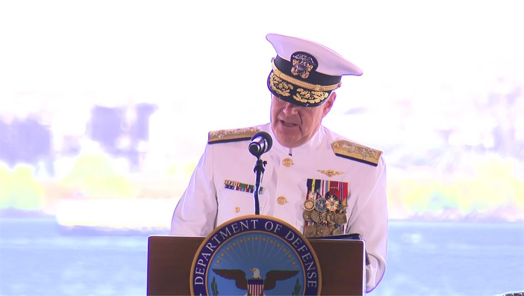美軍印太司令部舉行新舊任司令交接，美國海軍上將帕帕羅（Adm. Samuel Paparo）接棒印太司令。圖／美聯社、路透社、CNN