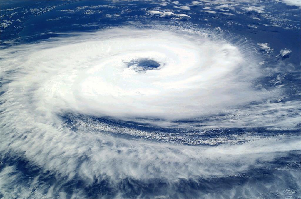 哈格比來襲，今日清晨，沖繩石垣島一度籠罩在暴風半徑內，多個航班、船班停飛停駛，還釀成數百戶停電。圖：翻攝自pixabay（示意圖）