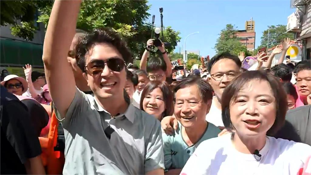 沈伯洋合體何欣純談城市綠蔭 塞爆審計新村
