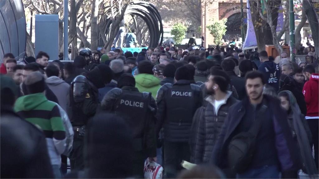 伊朗貨幣崩跌引發暴動 當局強力鎮壓傳至少6死