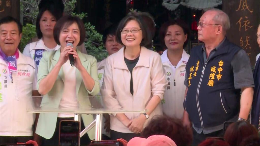 人潮擠爆！ 蔡英文前進一中商圈「助攻」何欣純