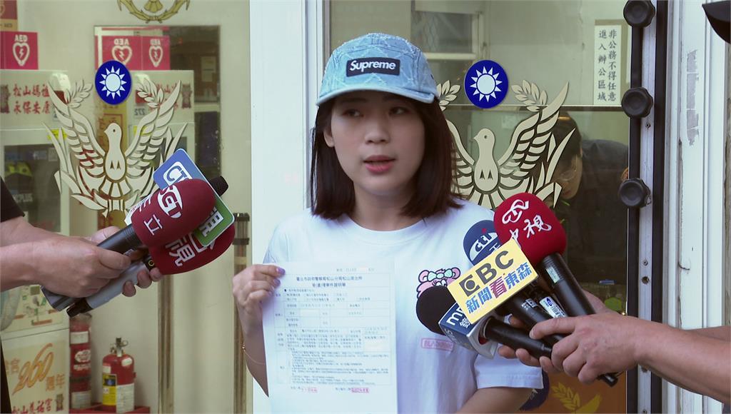 國民黨立委徐巧芯指控「無良公關」多次跟騷，傍晚到警局報案提告。圖／台視新聞