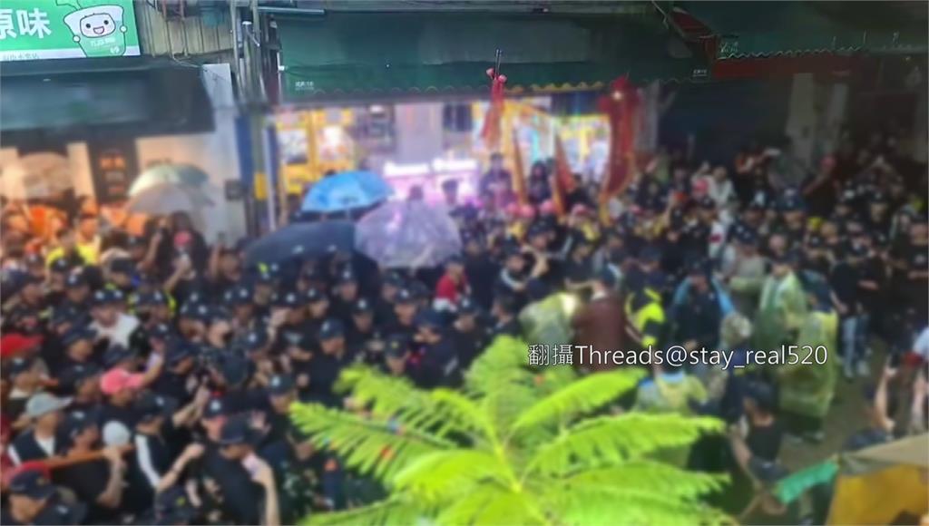 大甲媽回鑾彰化爆衝突！黑衣人叫囂遭優勢警力壓制