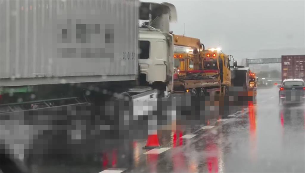 國1汐止路段清晨發生死亡車禍。圖／台視新聞