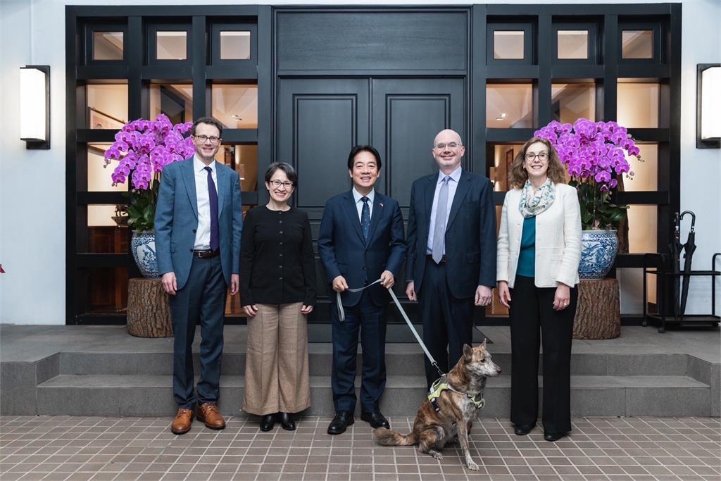谷立言赴總統官邸拜年！合體賴清德、蕭美琴：美台夥伴關係堅如磐石