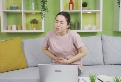 股票盯太久恐害胃痛、胃潰瘍！醫揭「關鍵元凶」 教你5招護胃