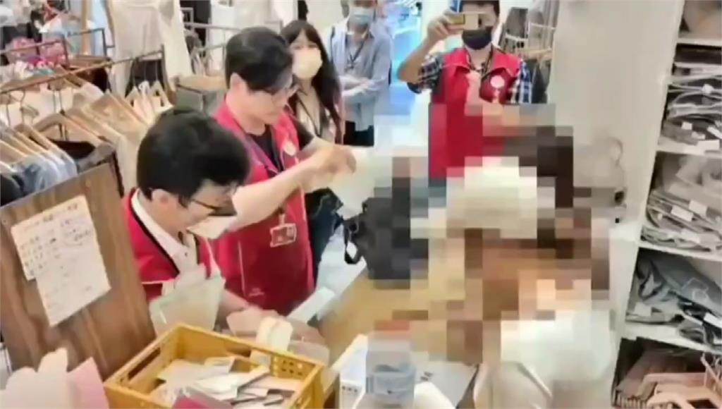 韓系服飾欠稅153萬 士林分署登門查封百件服飾