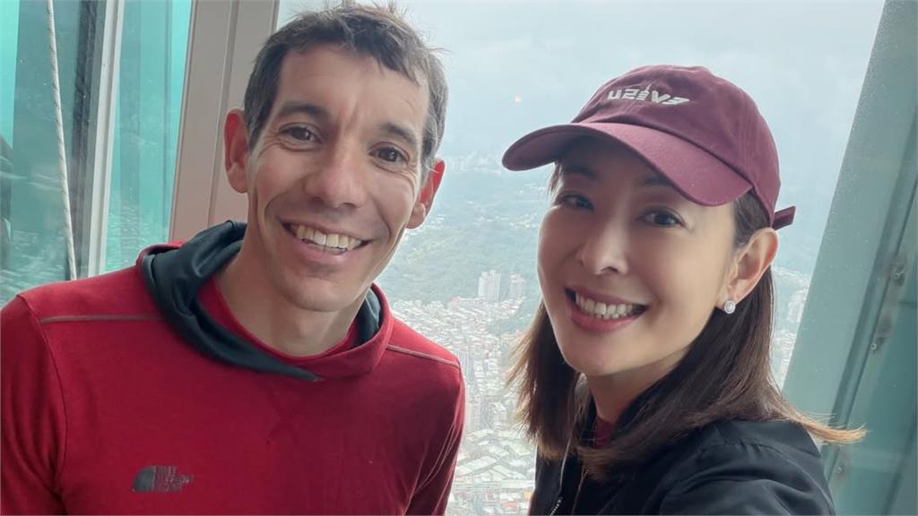 霍諾德登頂101！賈永婕「揚眉吐氣」喊話家人：要改群組名稱了嗎？