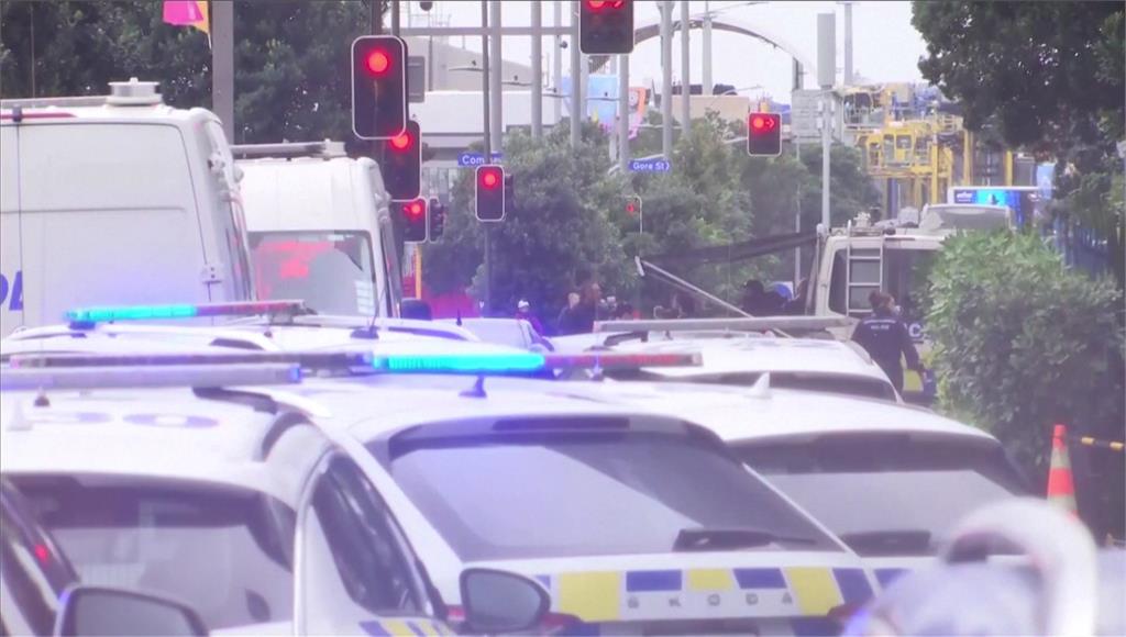 紐西蘭奧克蘭市中心傳槍擊，含槍手3死6傷。圖／路透社、美聯社