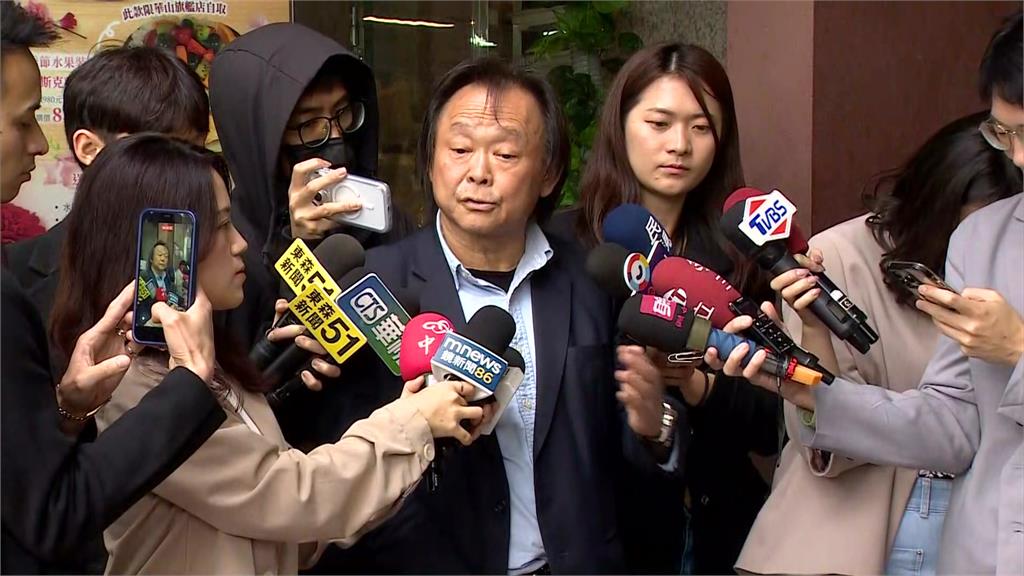 柯文哲哽咽稱陳佩琪跪地擦地板 王世堅：我太太也是這樣