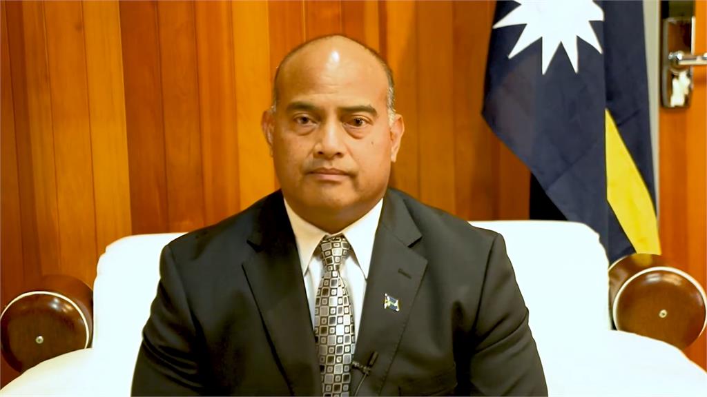 諾魯總統亞定（David Adeang）發表談話，宣布與台灣斷交。圖／翻攝自Facebook@The Government of the Republic of Nauru