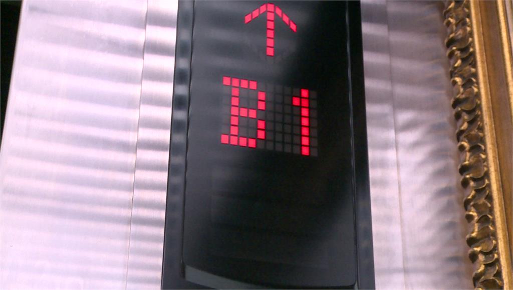 你都怎麼唸？百貨小編曝「電梯樓層1唸法」 秒認出...
